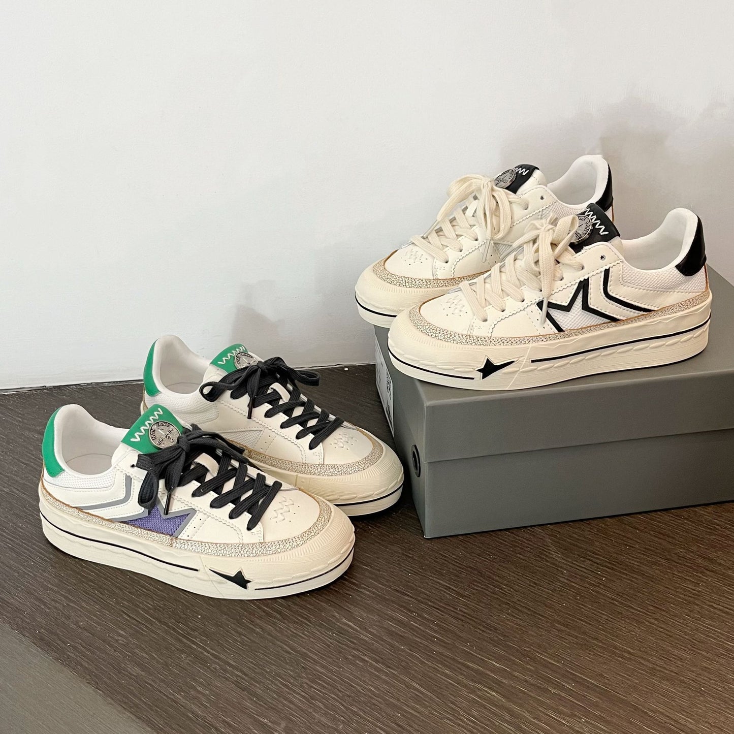 Women's Spring Thick Bottom Distressed Star Pattern Round Toe Stitching Women's Board Shoes