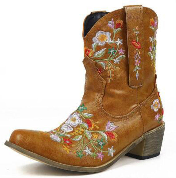 Women's Autumn Pointed Embroidered Large Size Short Women's Shoes
