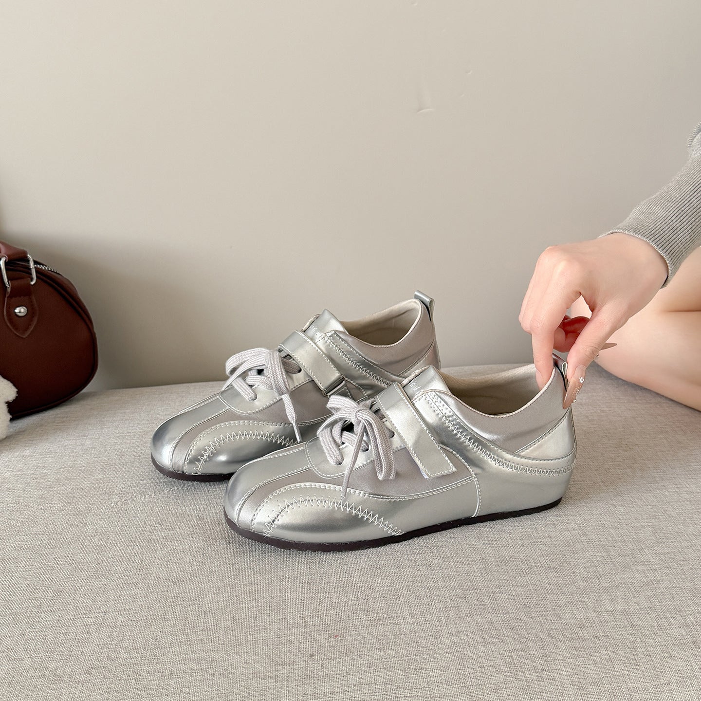 Women's Training Height Increasing Insole Satin Velcro Women's Sports Shoes