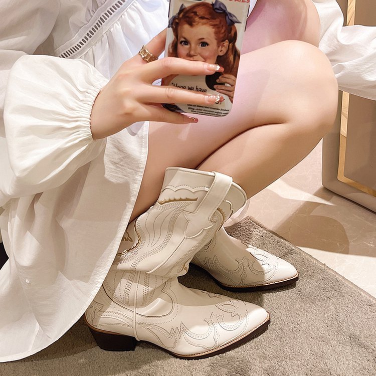 Women's Embroidered Western Cowboy Plus Size Pointed Toe Below Women's Leather Boots