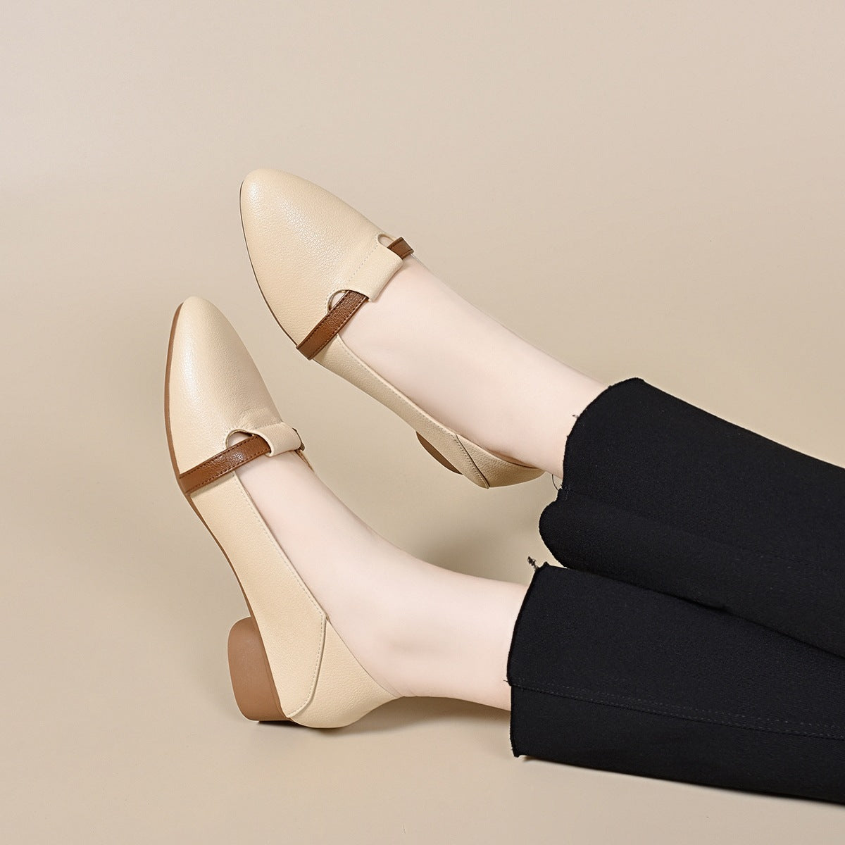 Women's Pumps Chunky Pointed Toe Low-cut Soft Comfortable Heels