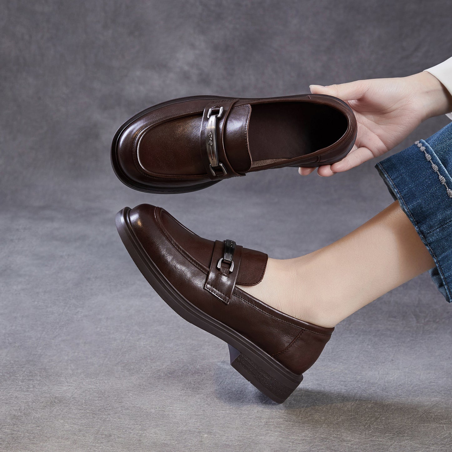 Women's Affordable Luxury Metal Buckle Slip-on Brown Thin Leather Shoes