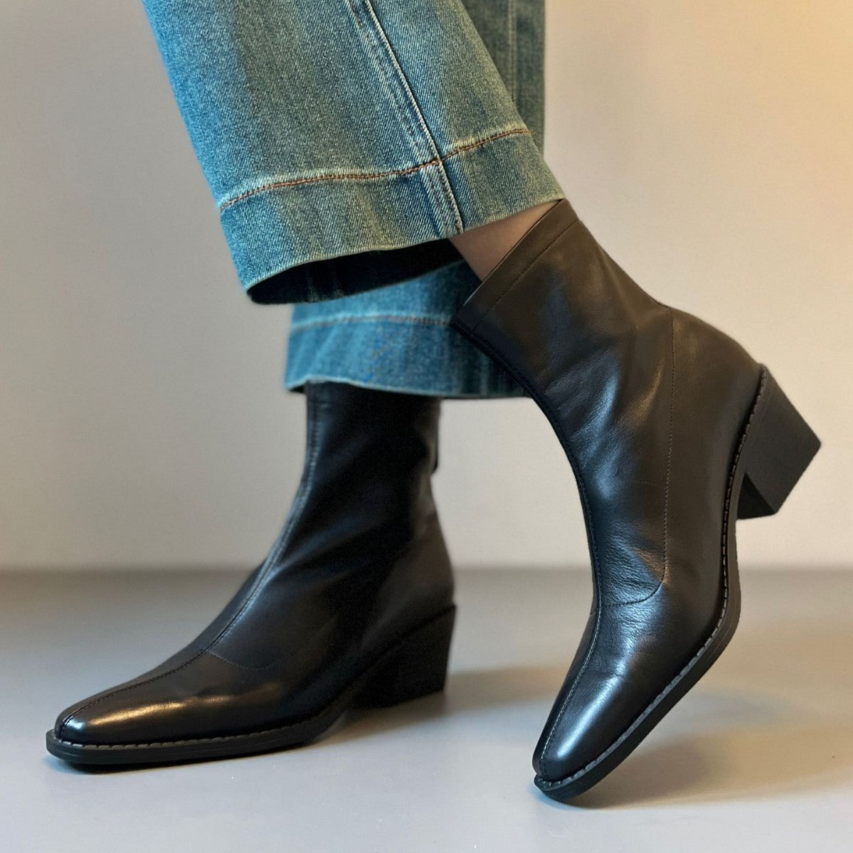Women's Chunky Square Toe Booties Back Zipper Women's Leather Boots