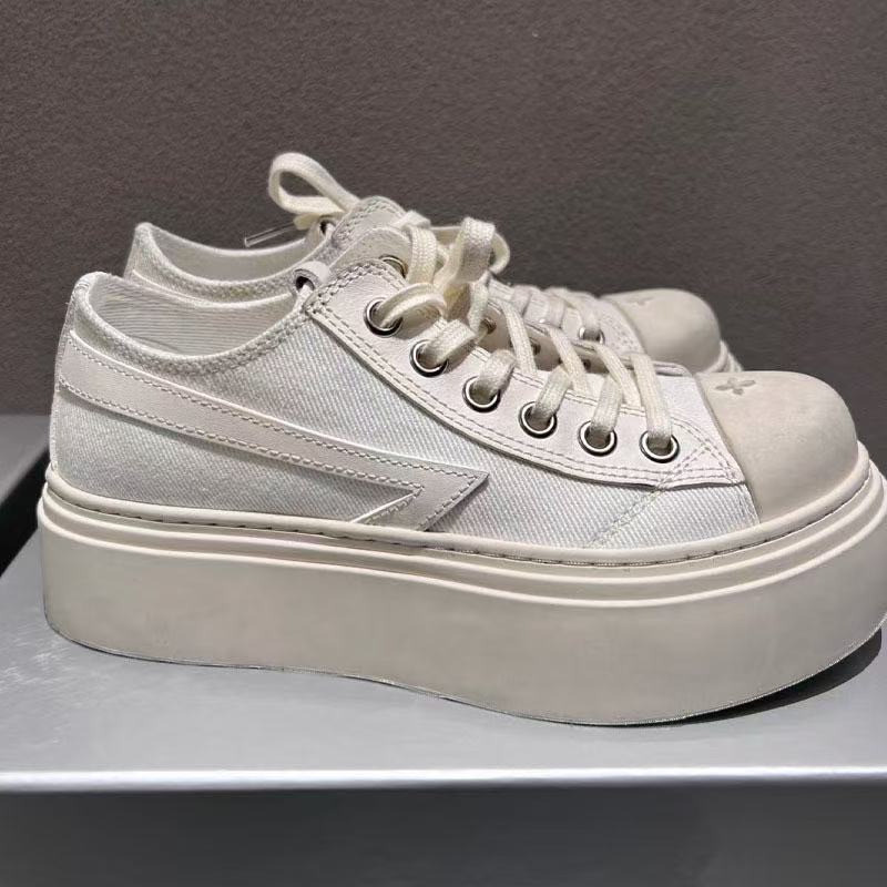 Cruciate Flower Black White Contrast Color Board Wilderness Skateboard Versatile Sneakers