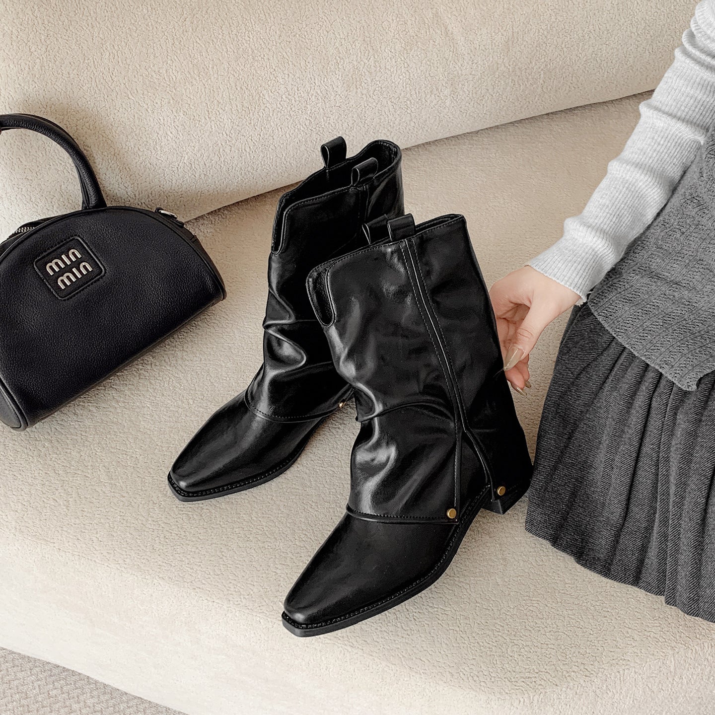 Women's Small Size Short Pile Style Fleece-lined Platform Pantyhose Knight Pointed Women's Leather Boots