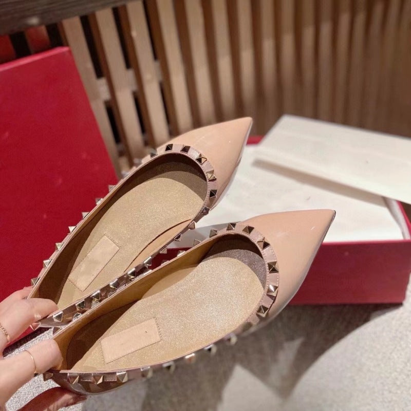 Women's Shallow Mouth Rivet Pointed Flat Summer Flat-heeled Wedding Women's Fashion Shoes