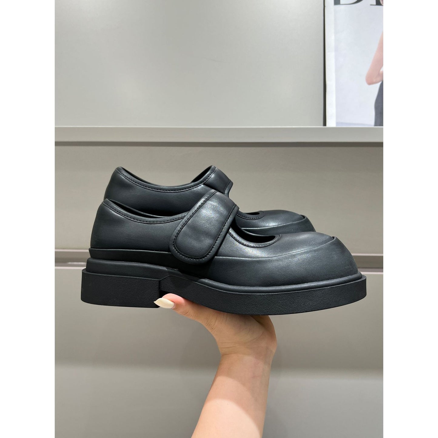 Velcro Mary Jane Big Head Platform Leather Shoes