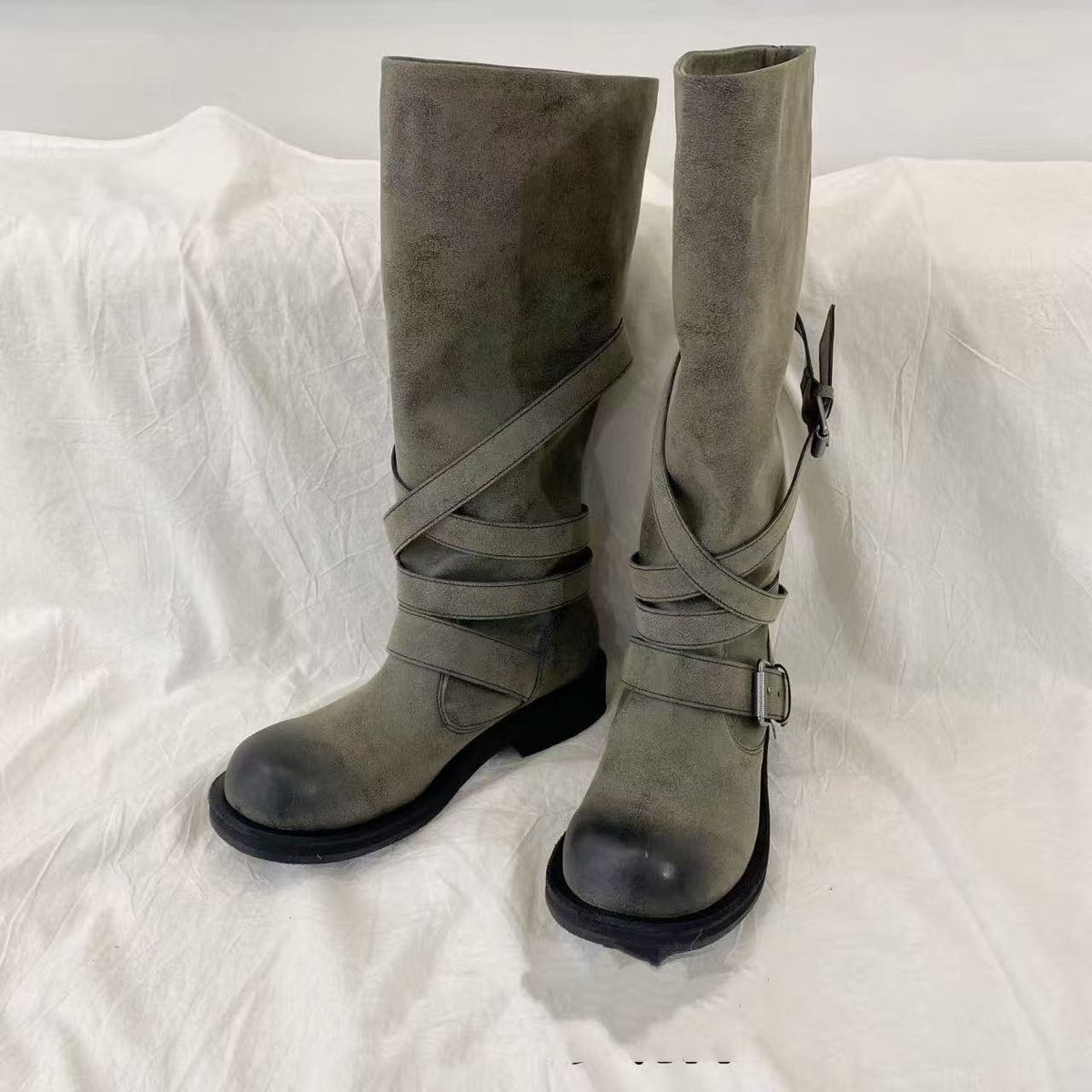 Women's Style Niche Belt Buckle Waste Soil Round Head Chunky Retro Boots