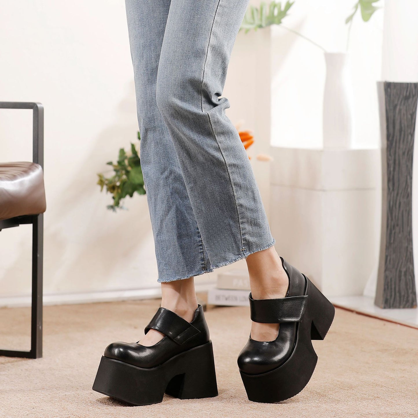 Women's Cowhide Mary Jane Platform Retro Round Head Comfortable Four Women's Fashion Shoes