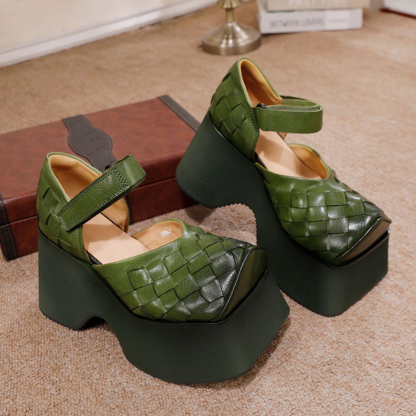 Women's Washed Cowhide Woven Retro Wedge Sandals