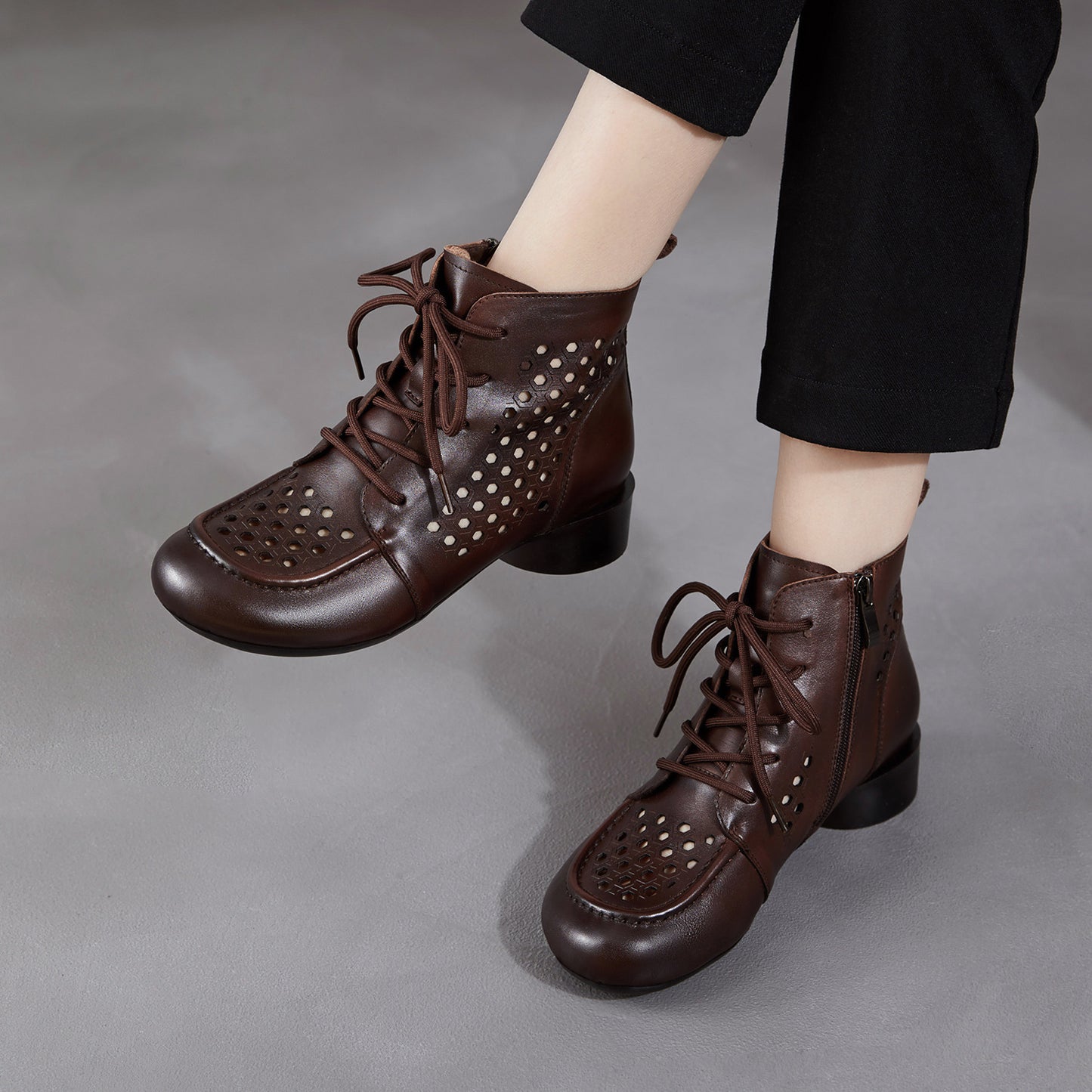 Women's Retro Authentic Hollow Out Martin Top Layer Cattlehide Fashion Women's Leather Boots
