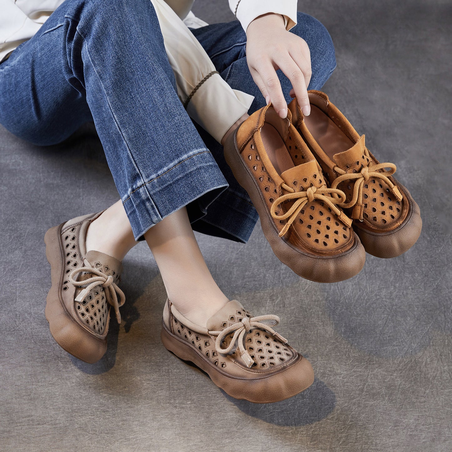 Women's First Layer Cowhide Retro Hole Hollow Breathable Women's Casual Shoes