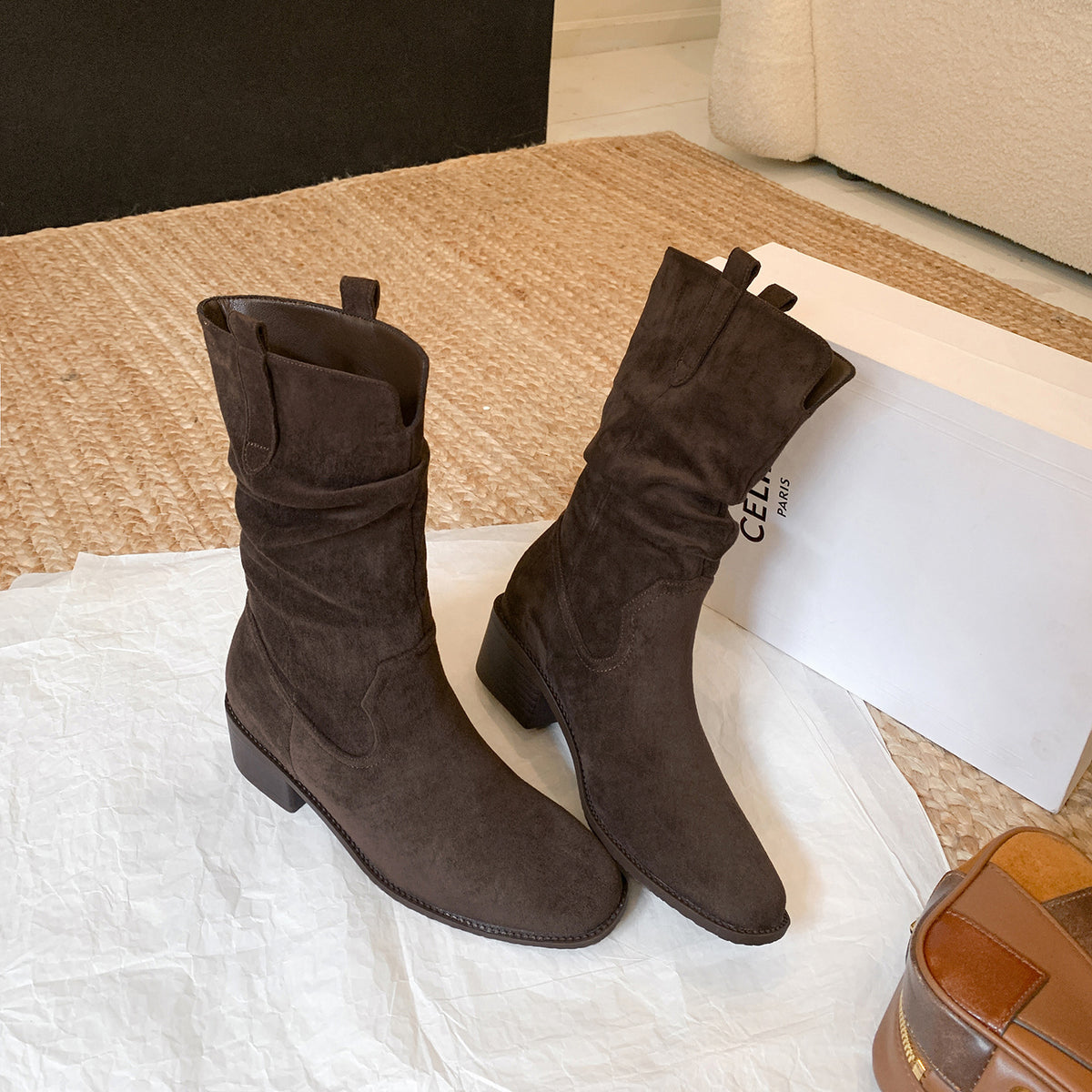 Women's Round Toe V Cut Chunky Platform Boots