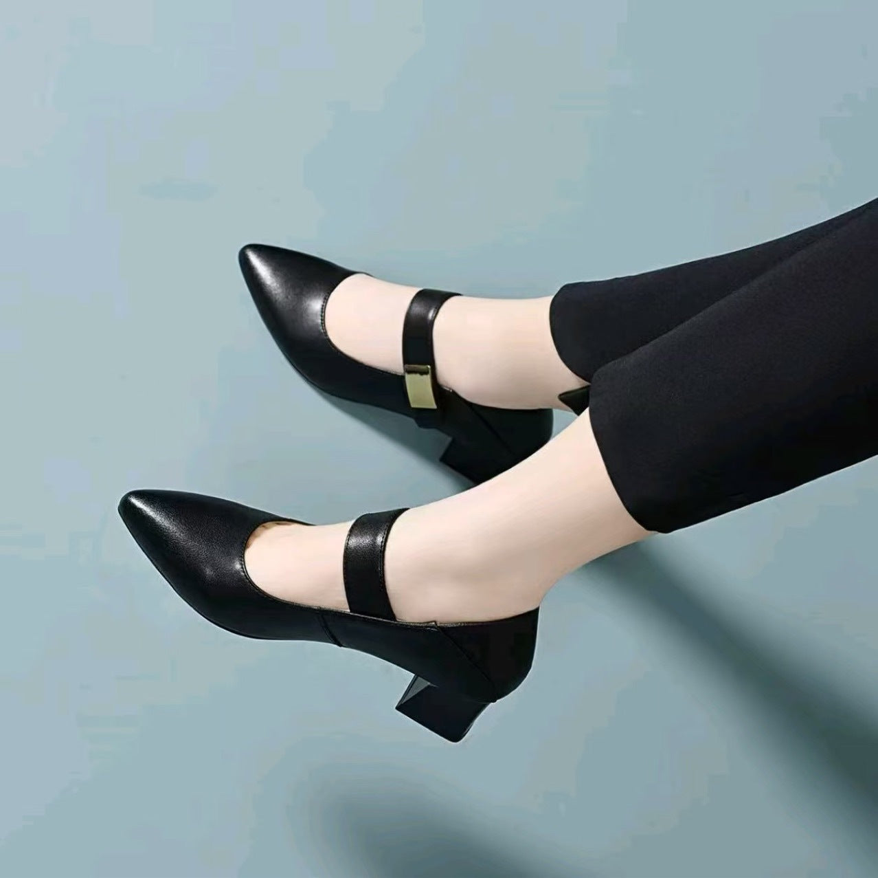 Women's Shallow Mouth Word Buckled Chunky Not Tired Feet Women's Shoes