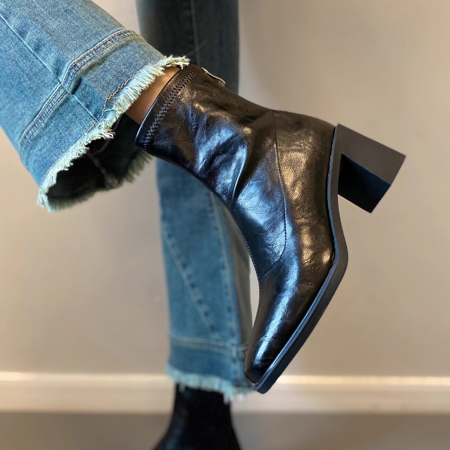 Mute Bottom Ankle Commuter High Stretch Thin Soft System Heels