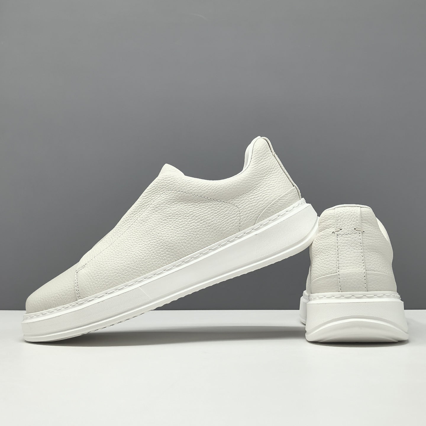 Men's Trendy White Light Luxury Slip-on Lazy Men's Board Shoes