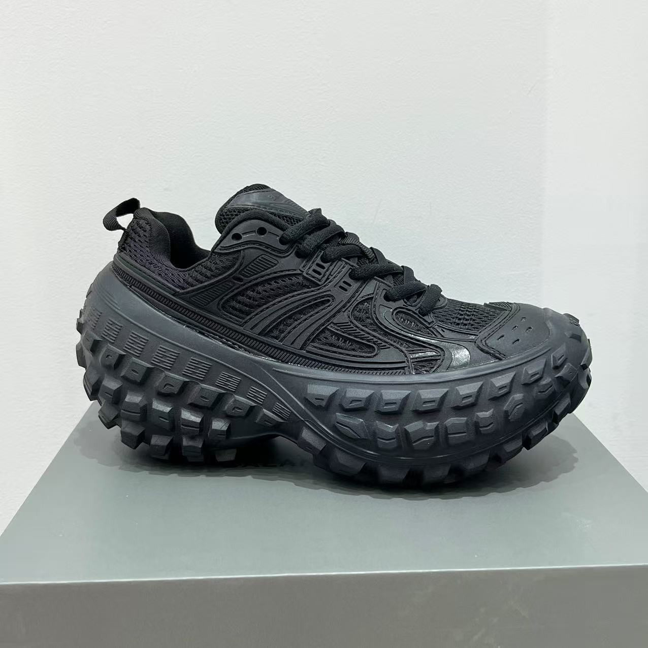 Women's & Men's Retro Platform Height Increasing Leisure Couple Tank Women's Sports Shoes