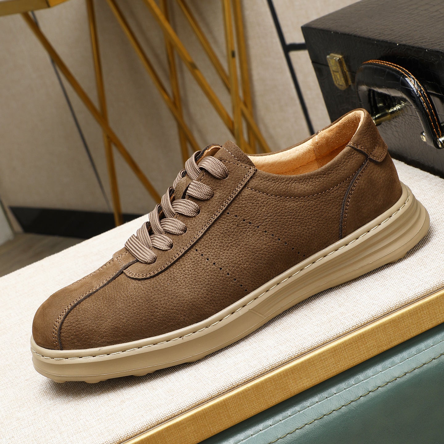 Men's Light Bottom Matte Cowhide Autumn Comfortable Platform Warm Genuine Men's Casual Shoes