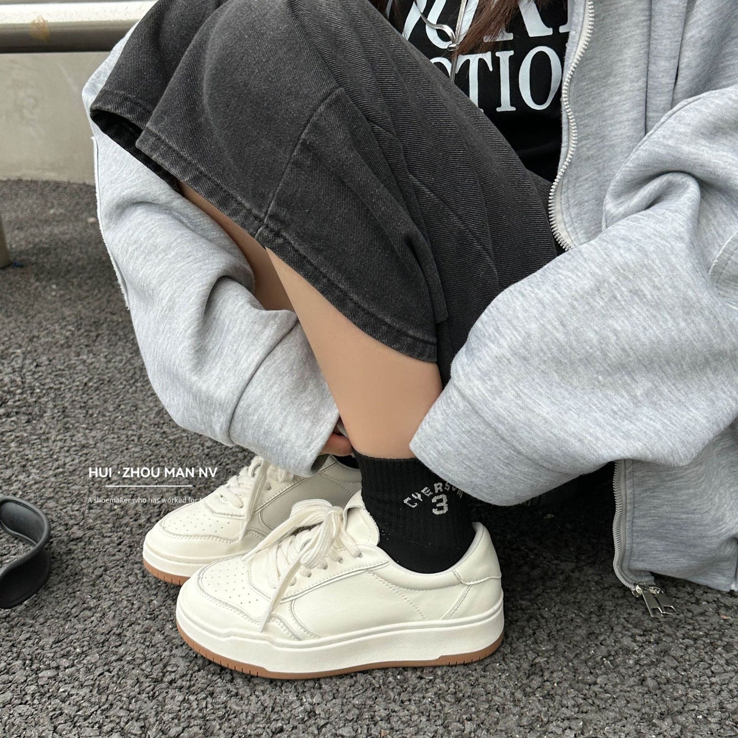 Women's Retro White Pleated Platform Height Increasing Soft Bottom Sneakers
