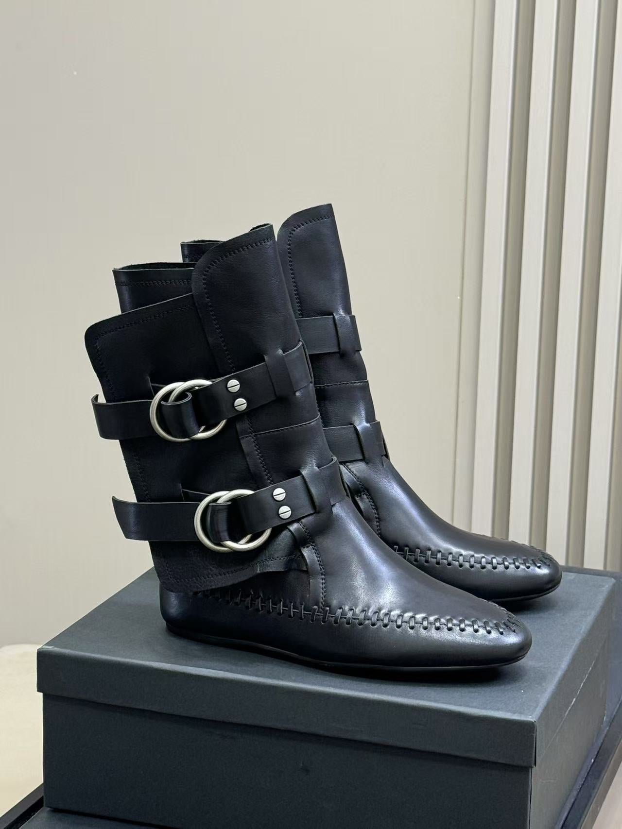 Women's Version Retro Round Toe Belt Buckle Fashion Short Flat Women's Leather Boots