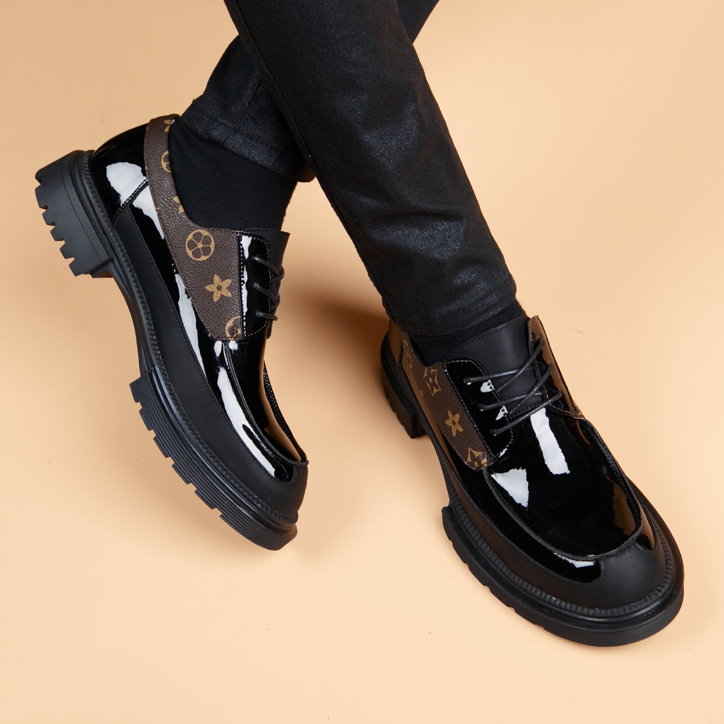 Men's Leisure Trend Height Increasing Insole Glossy Leather Shoes