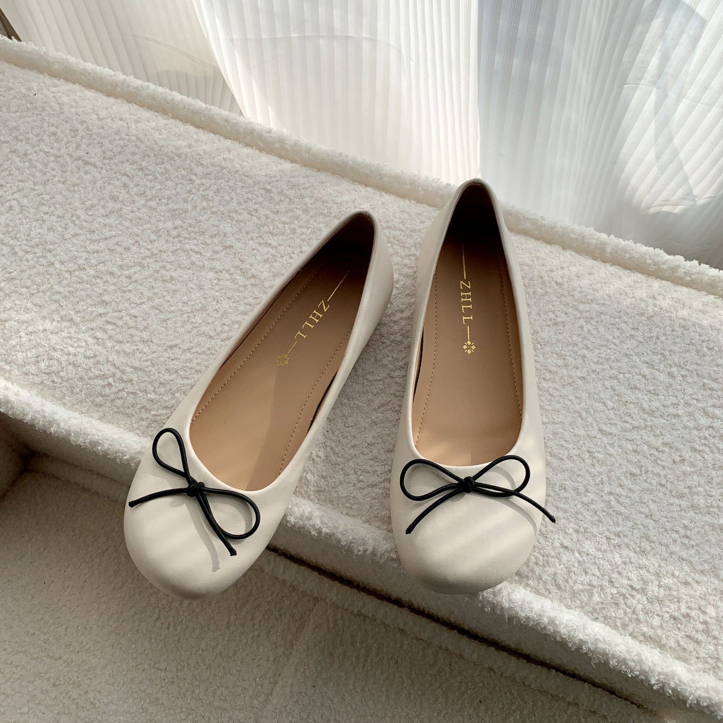 Women's French Style Low-cut Slip-on Pumps Graceful Bow Flat Widened Large Women's Fashion Shoes