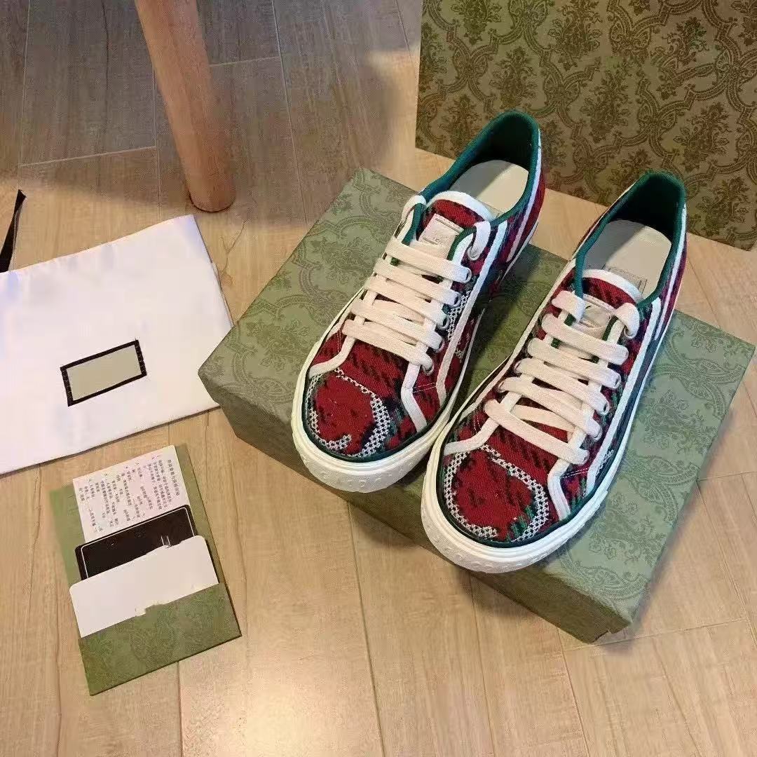 Women's Presbyopic Spring Thin Vintage Embroidered Lovers Sneakers