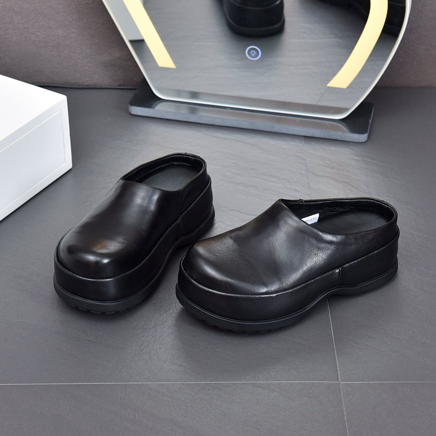 Women's Cowhide Summer Soft Bottom Feeling Toe Cap Fashion Outdoor Sandals