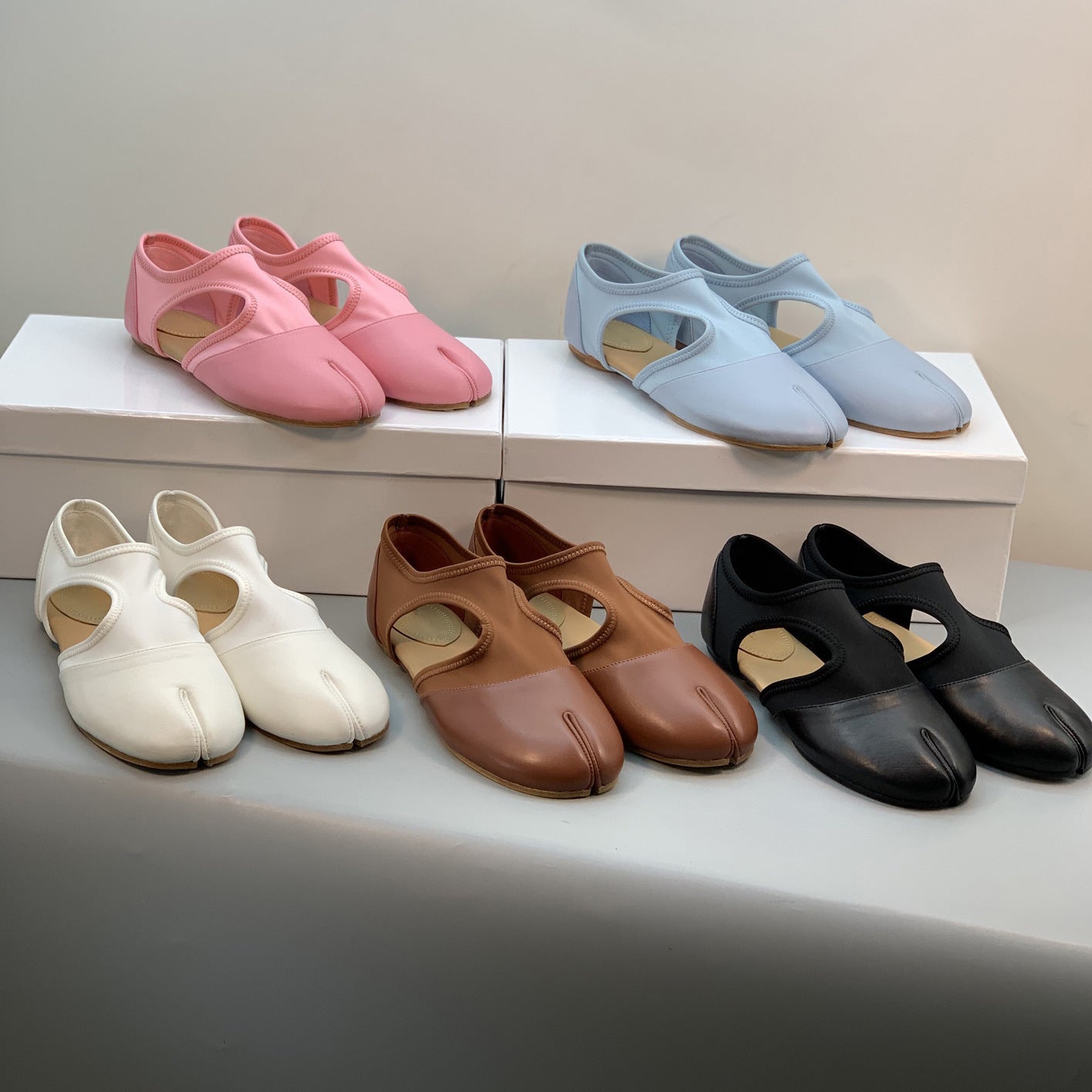 Women's Split Toe Pumps Spring Vintage Genuine Flat Ballet Hollowed Sandals
