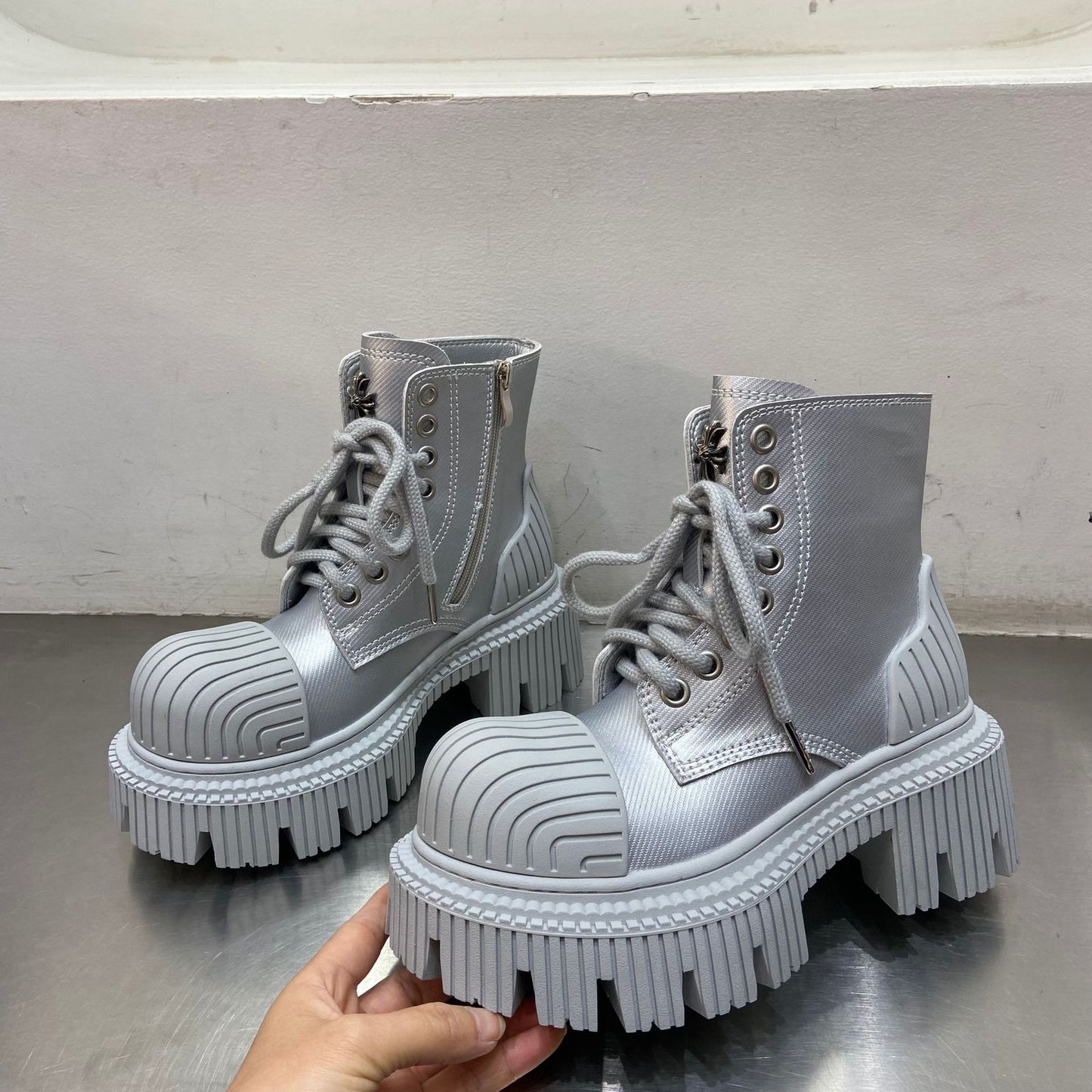 Women's Future Motorcycle Cruciate Flower Gear Platform Personality Women's Leather Boots