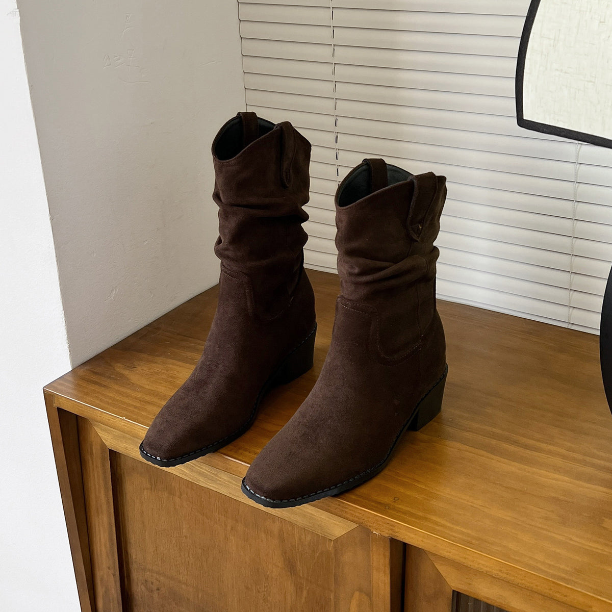 Women's Height Increasing Western Cowboy Booties Chunky Pile Style Women's Leather Boots