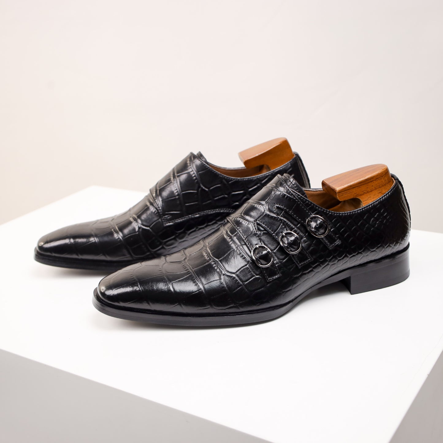 Men's Plus Size Brogue Summer Breathable Business Leather Shoes